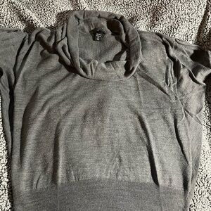 New York & Company Heather Gray Knit Top